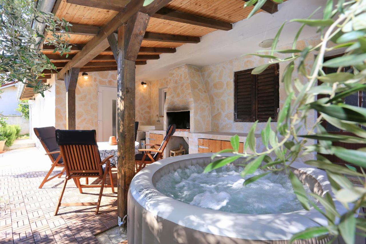 Hacienda Mia With Yacuzzi And Free Parking Zadar Exterior foto